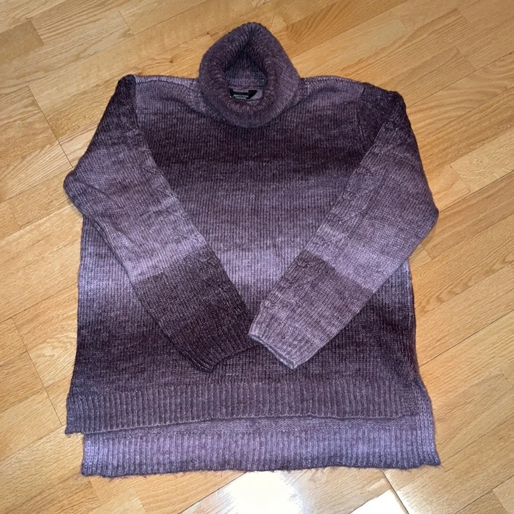 Vera Wang warm sweater. Brand new wore one time.